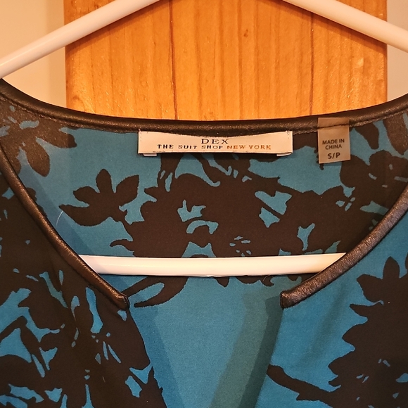Dex Teal and Black Floral V-Neck Long Sleeve Blouse - Picture 2 of 12